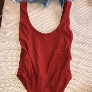 A E R I E    S C O O P N E C K    O N E P I E C E